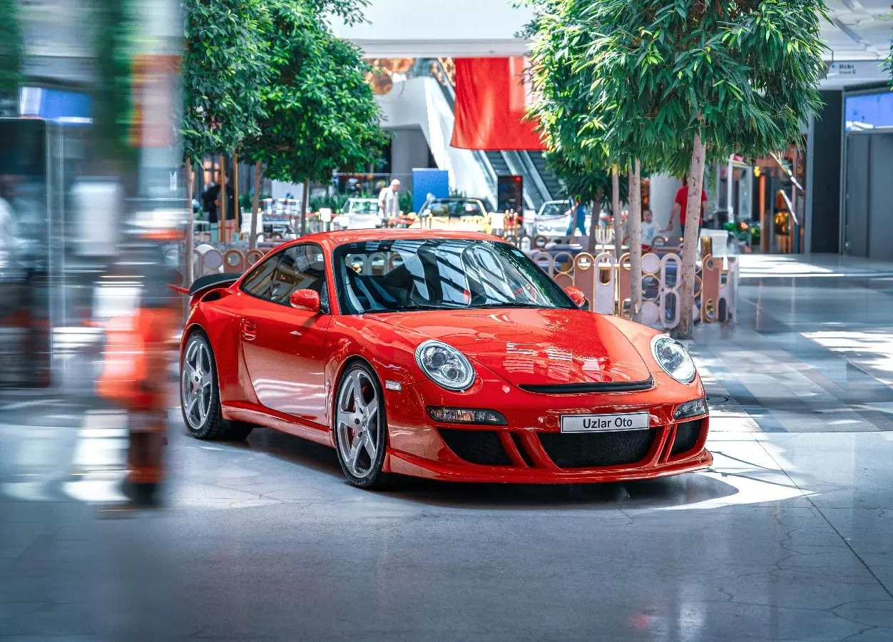 Porsche Panamera Teal, White, 2024