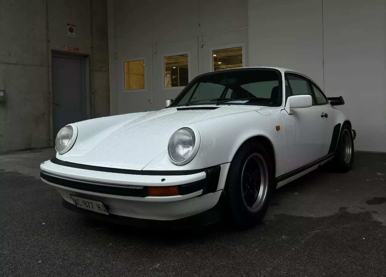 Porsche Panamera Teal, White, 2024