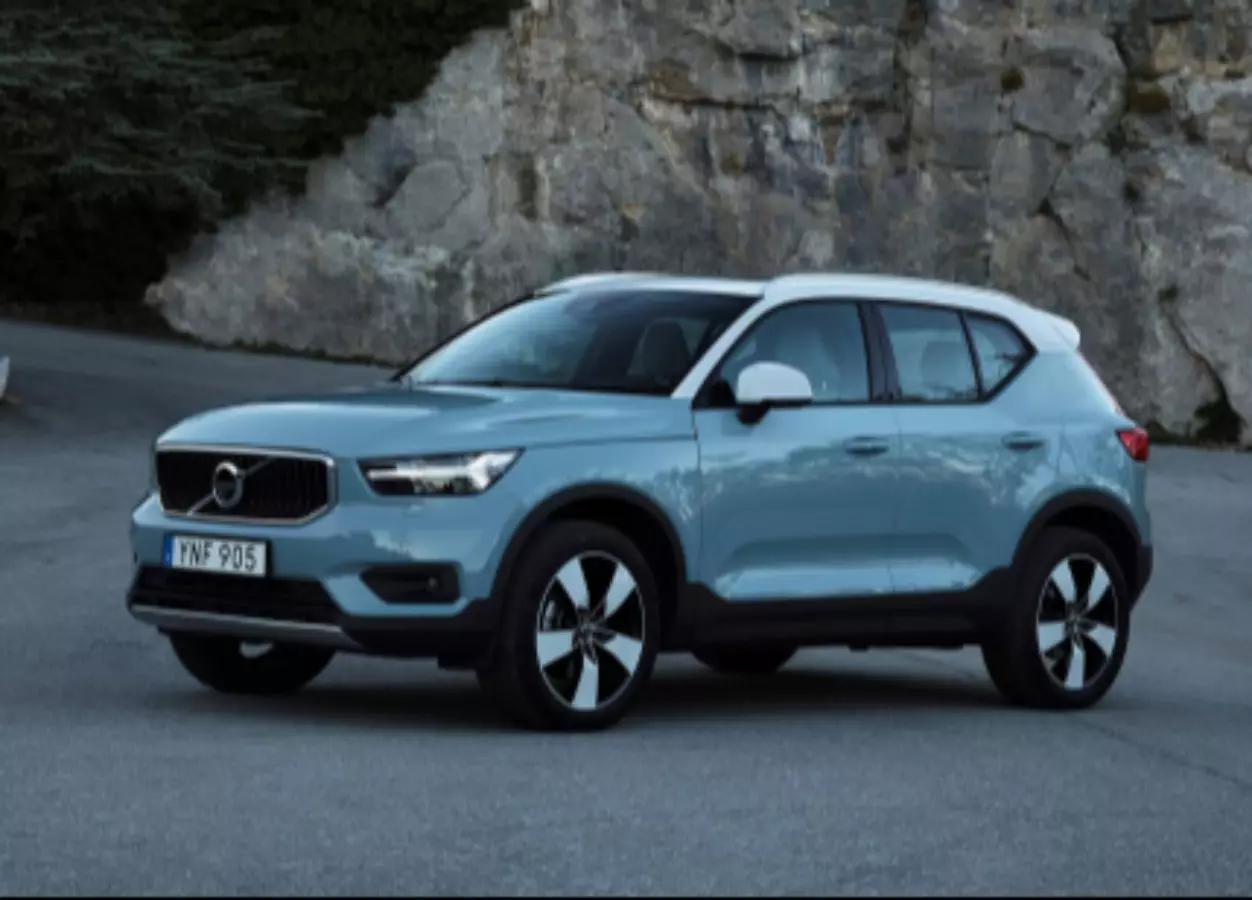 Volvo XC40 Teal, White, Yellow, 2023