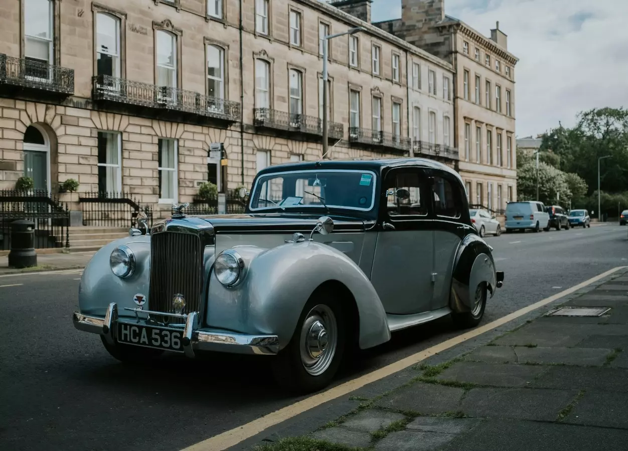 Volvo V90 Teal, White, Yellow, 2023